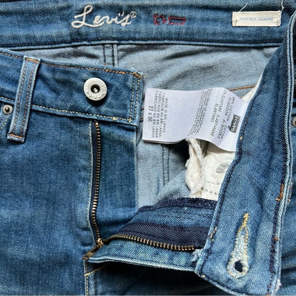Levi’s High Rise Legging Jeans - SIZE 27/30 - Picture 4 of 4